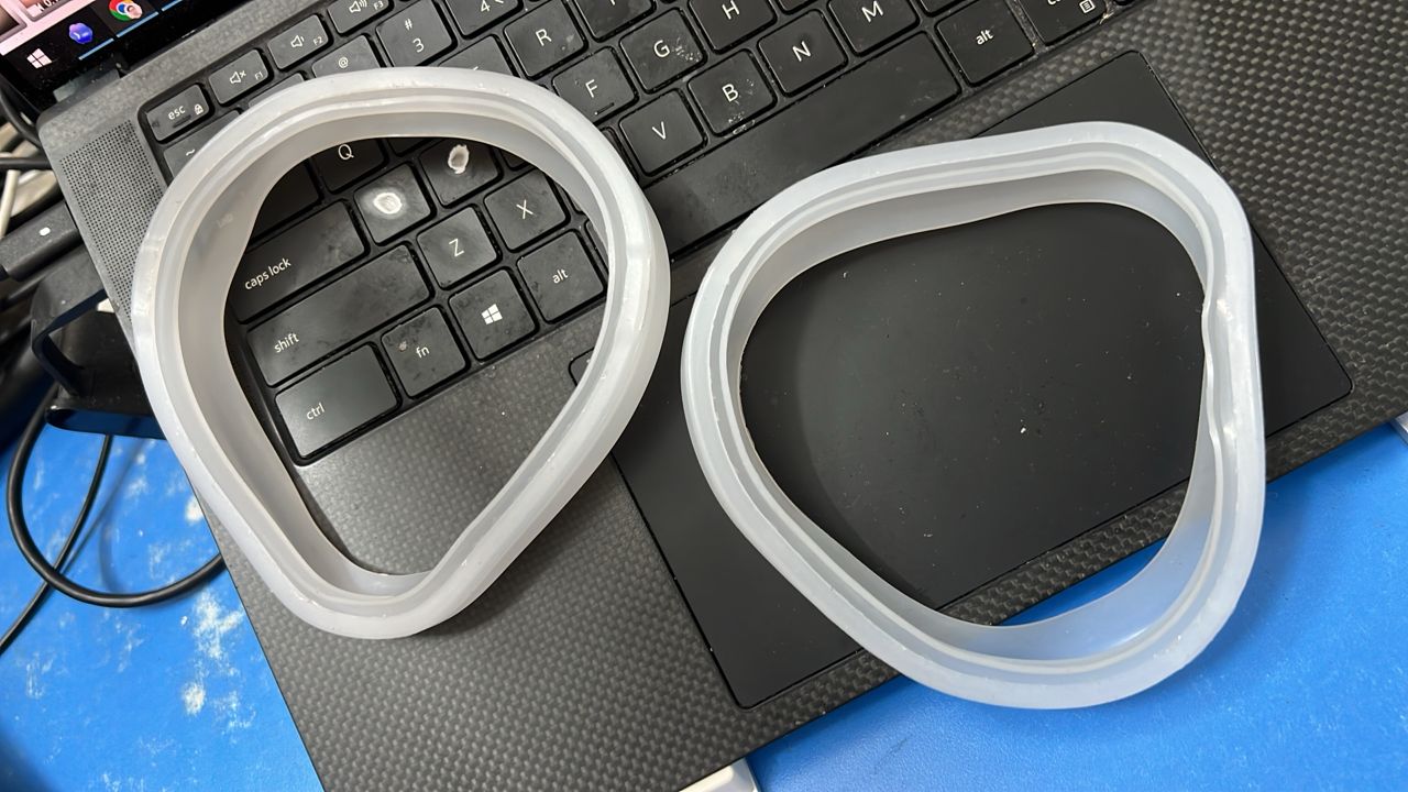 Moulded sealing and silicone ring components for steam mask vaporizer